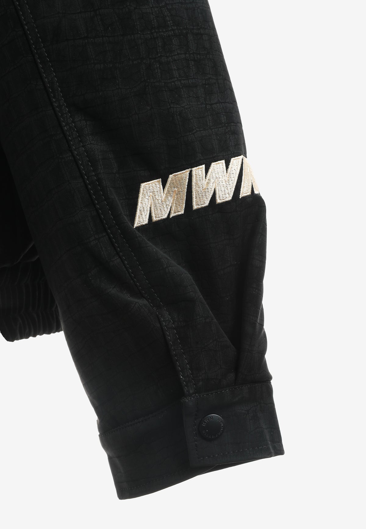 Chaqueta aviador efecto cocodrilo con cuello de borrego y parche de cruz | MWM [PS_COLORS:UNASSIGNED]