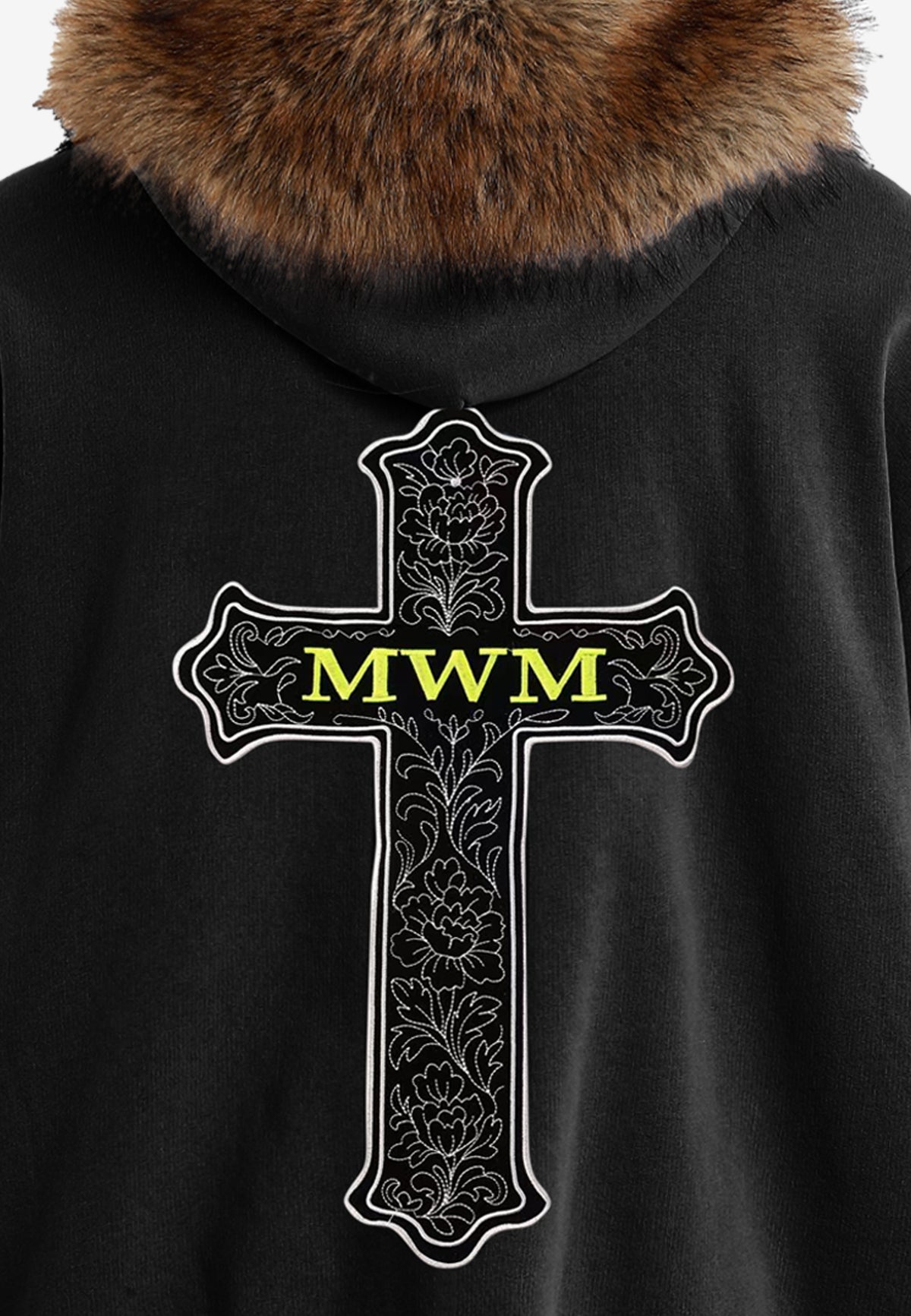 Sudadera con capucha de pelo, cremallera frontal y parche de cruz | MWM [PS_COLORS:BLACK]