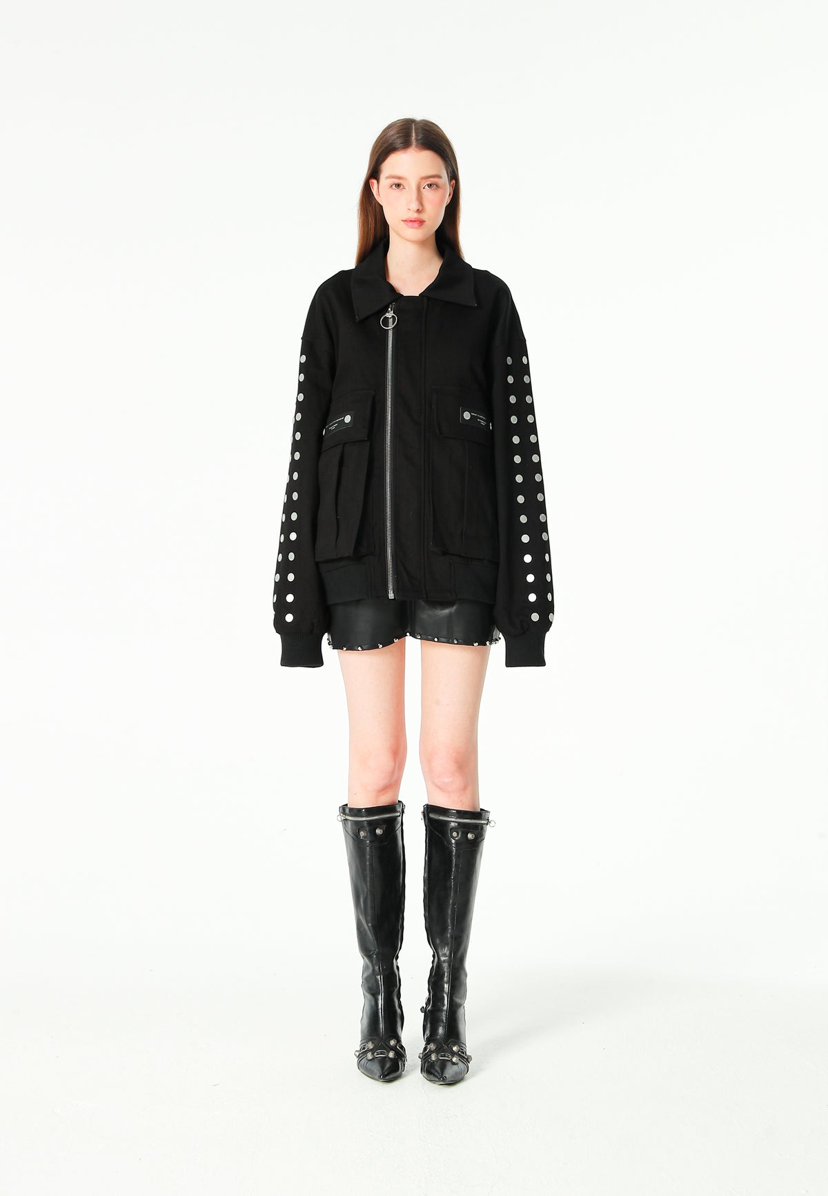 Chaqueta bomber vaquera con grandes bolsillos frontales y botones MWM en las mangas | MWM [PS_COLORS:BLACK]