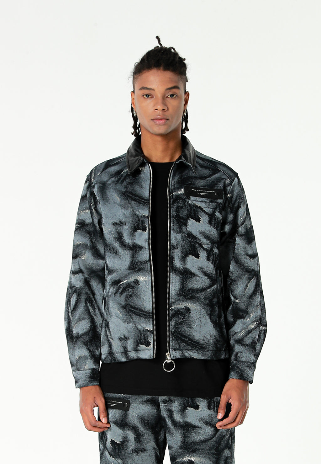 Chaqueta de trabajo jacquard de chenilla con brillo y cuello efecto piel | MWM [PS_COLORS:BLACK]