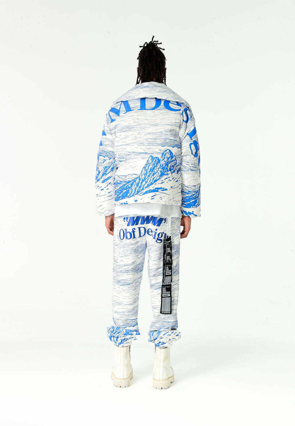 Abrigo puffer con paisaje full-print y cuello alto | MWM [PS_COLORS:BLUE]