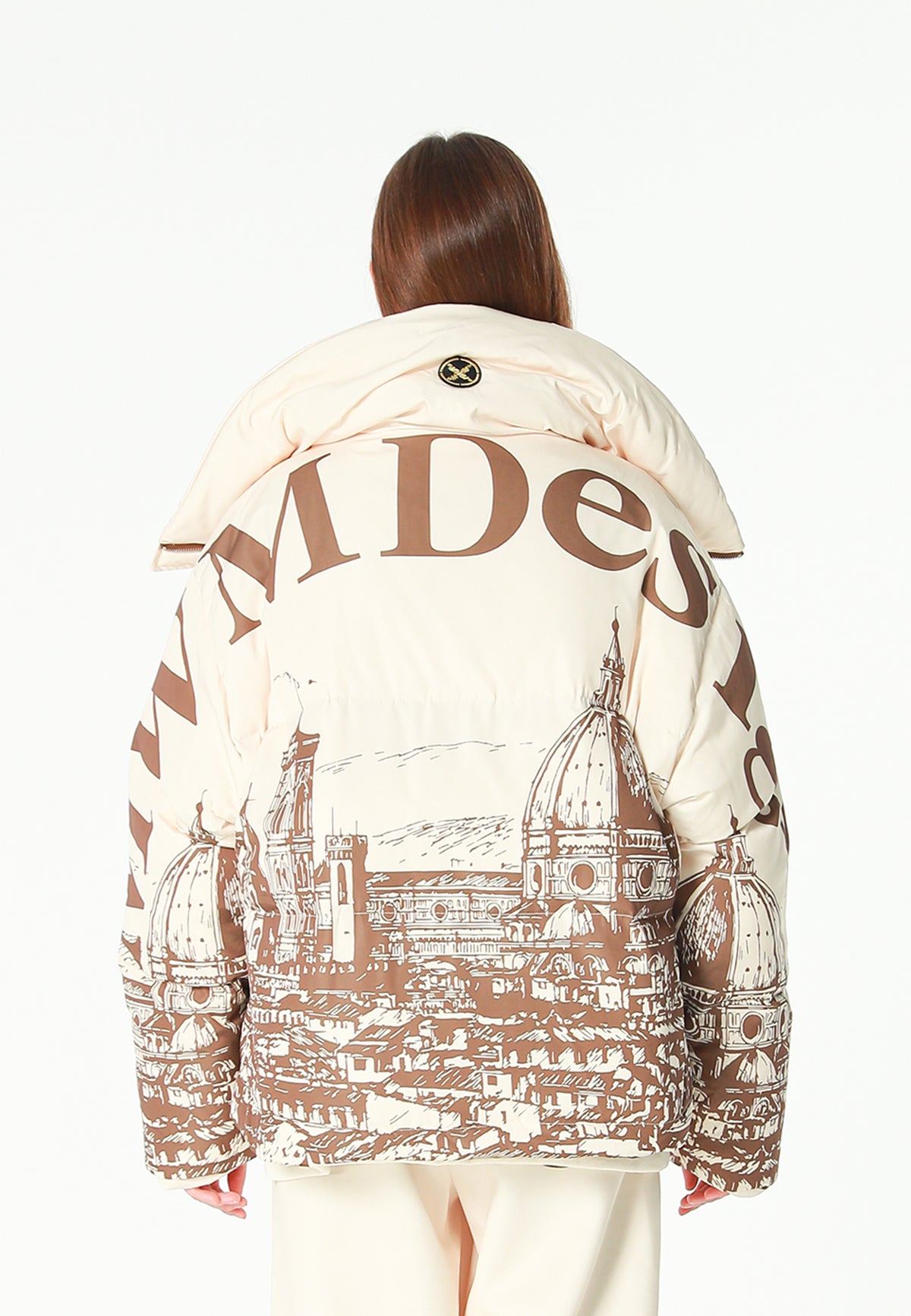 Abrigo puffer con paisaje full-print y cuello alto | MWM [PS_COLORS:BROWN]