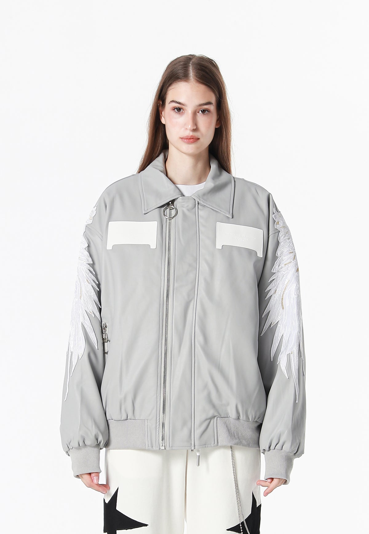 Chaqueta bomber Wings efecto piel con alas en mangas y espalda y forro de pelo extraíble | MWM [PS_COLORS:GREY]