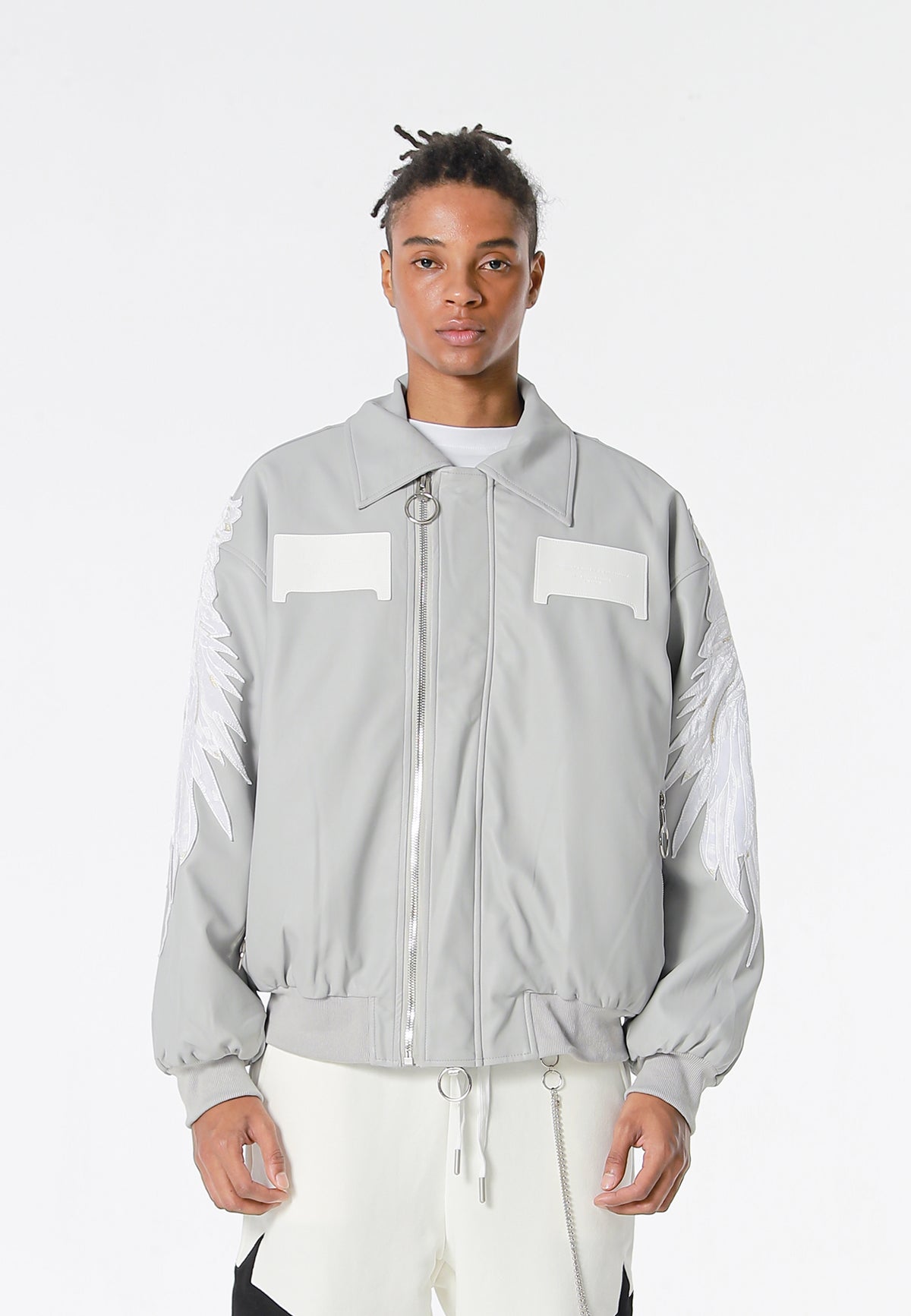 Chaqueta bomber Wings efecto piel con alas en mangas y espalda y forro de pelo extraíble | MWM [PS_COLORS:GREY]