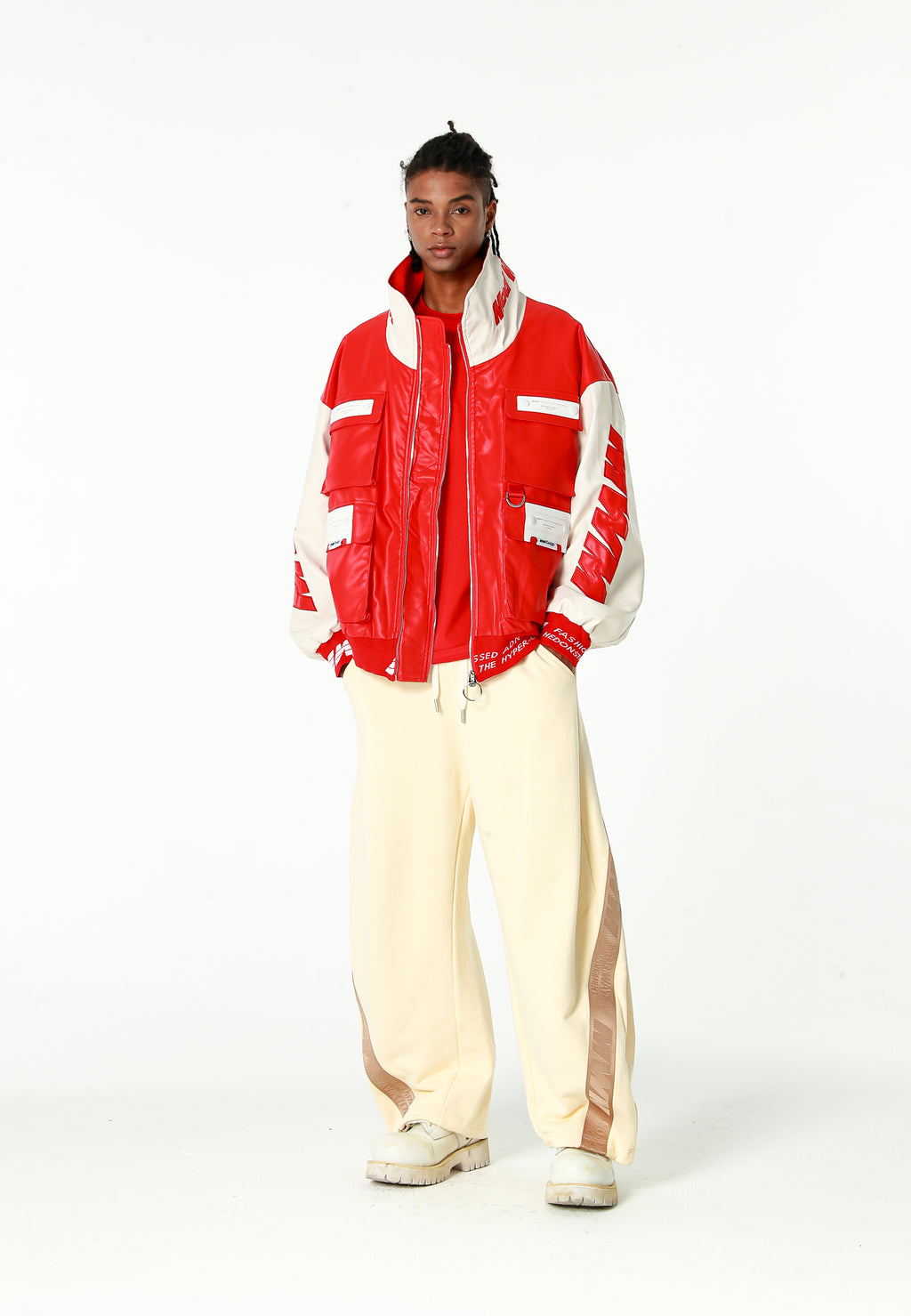 Chaqueta Iconic Logos efecto piel colorblock con cuello alto y cuatro bolsillos | MWM [PS_COLORS:RED]