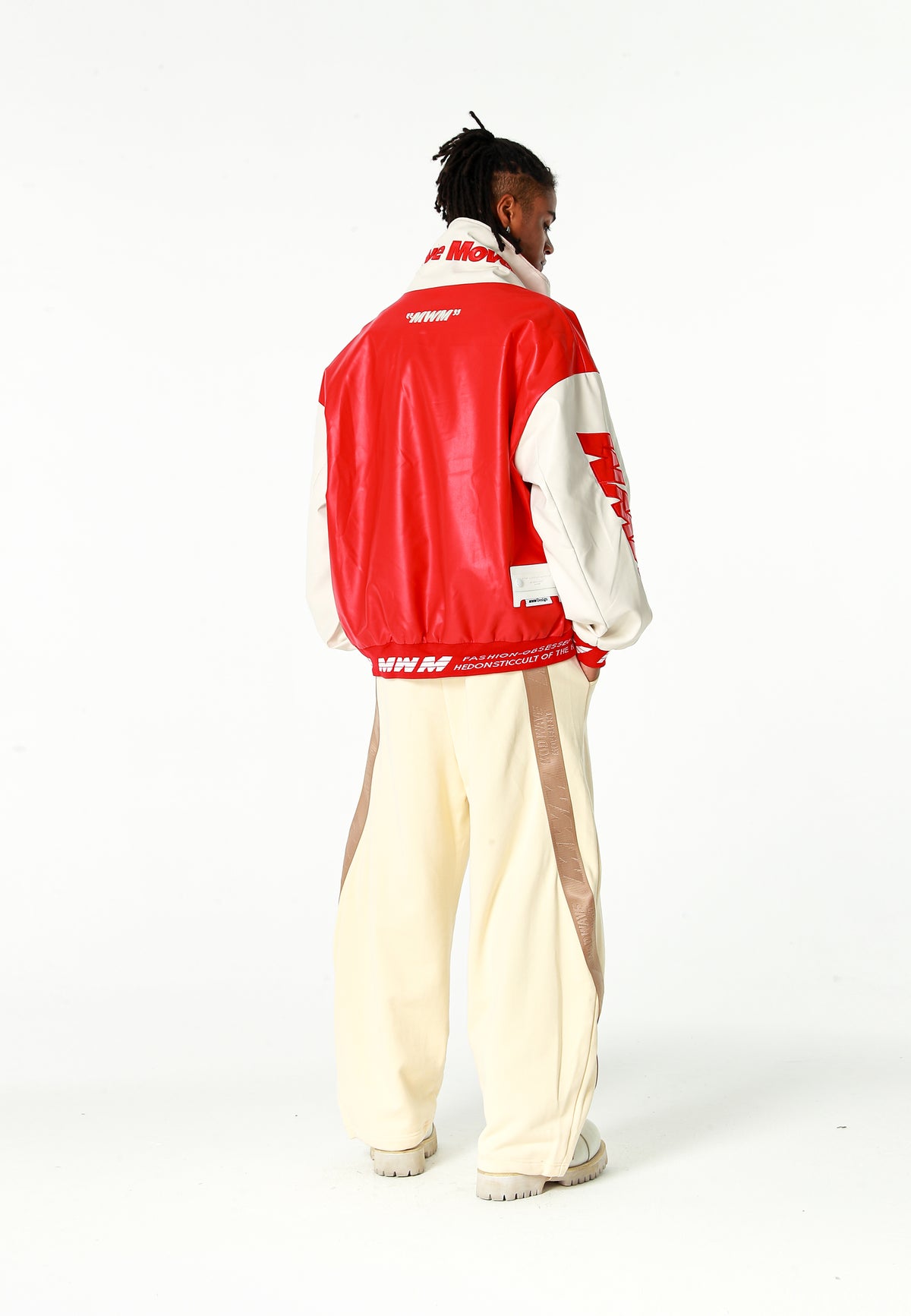 Chaqueta Iconic Logos efecto piel colorblock con cuello alto y cuatro bolsillos | MWM [PS_COLORS:RED]