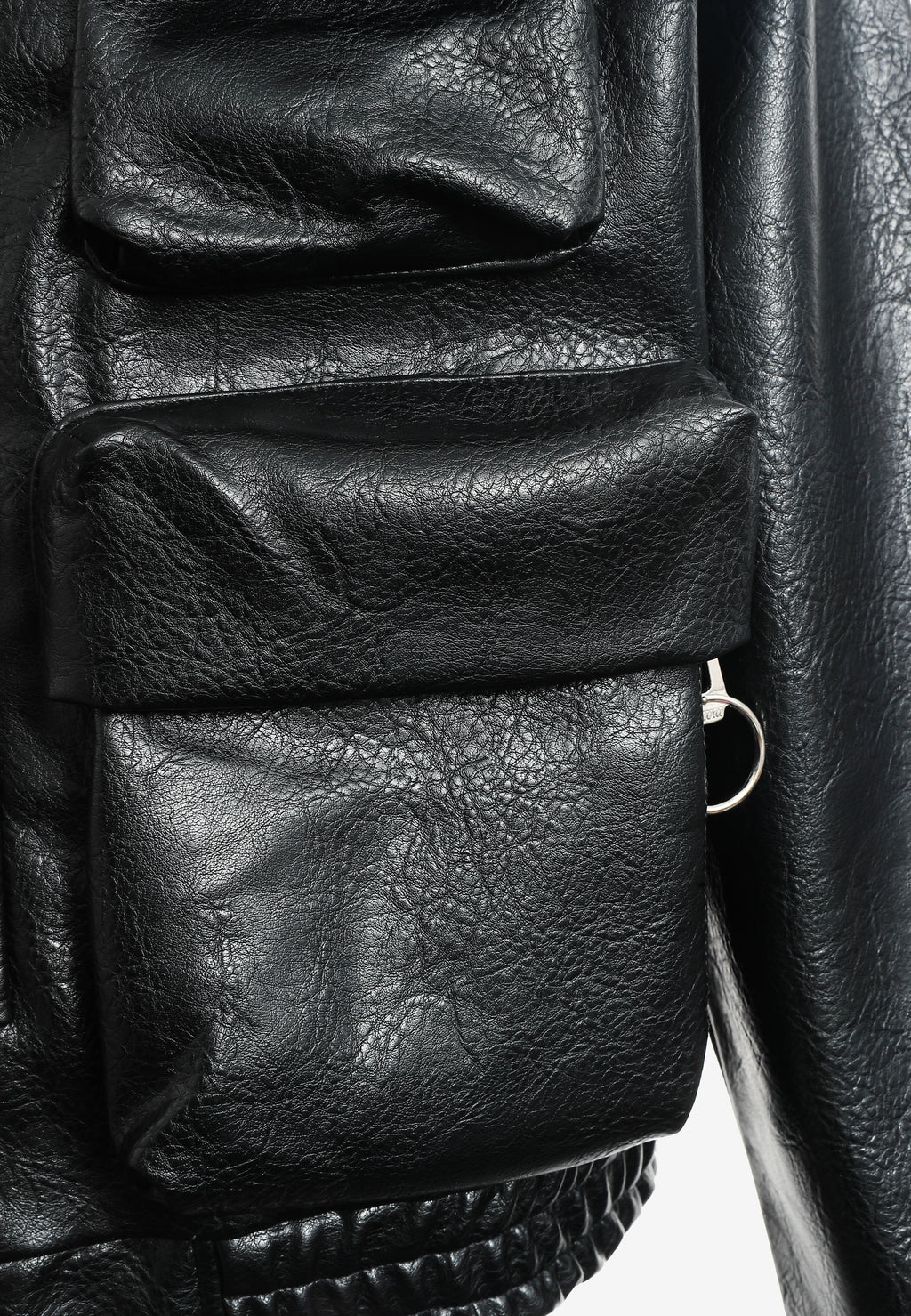 Chaqueta de mujer corta efecto piel con bolsillos en relieve y X de cordones cruzados | MWM [PS_COLORS:BLACK]