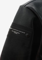 Chaqueta de mujer corta efecto piel con bolsillos en relieve y X de cordones cruzados | MWM [PS_COLORS:BLACK]