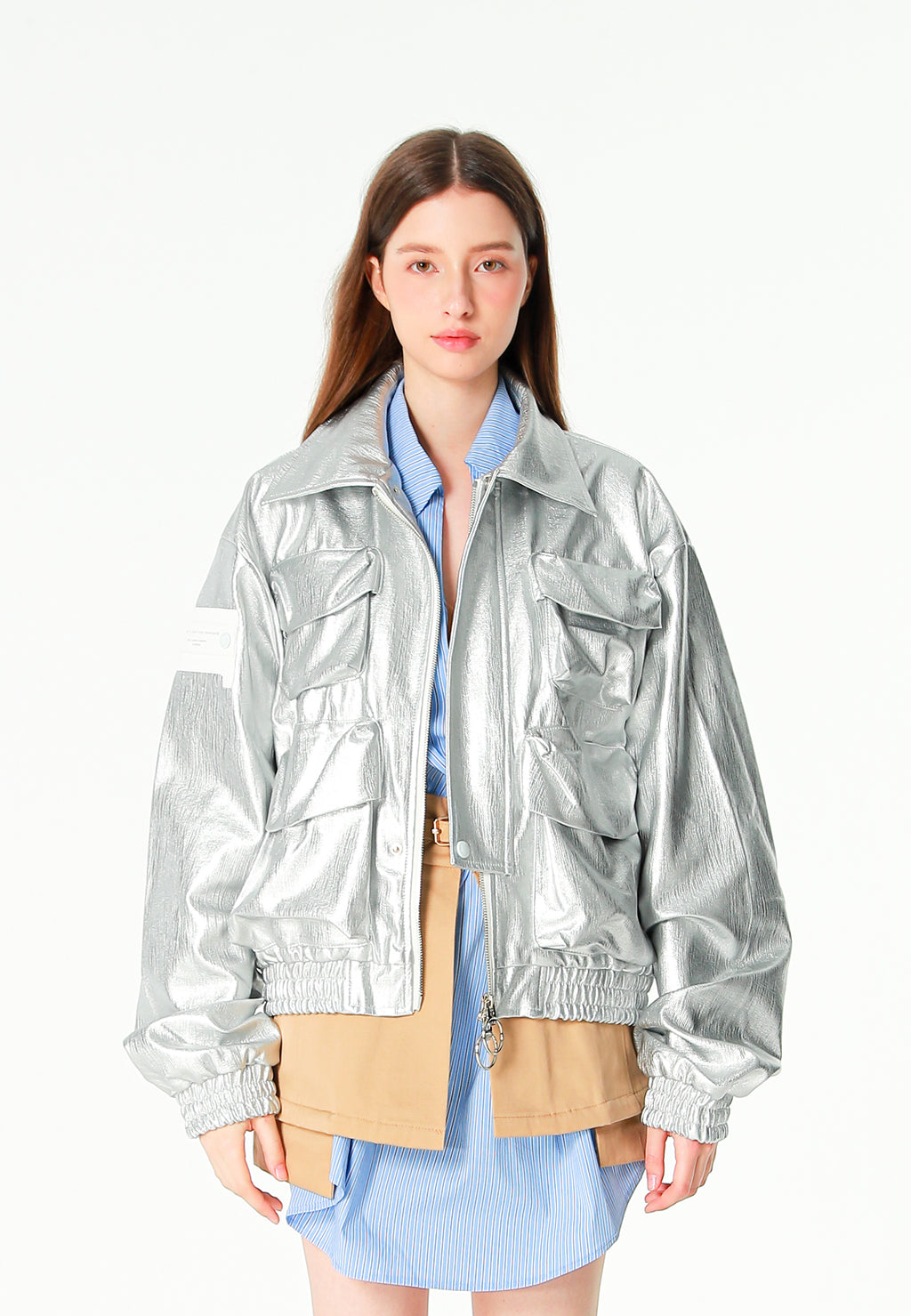 Chaqueta corta efecto piel con bolsillos en relieve | MWM [PS_COLORS:SILVER]