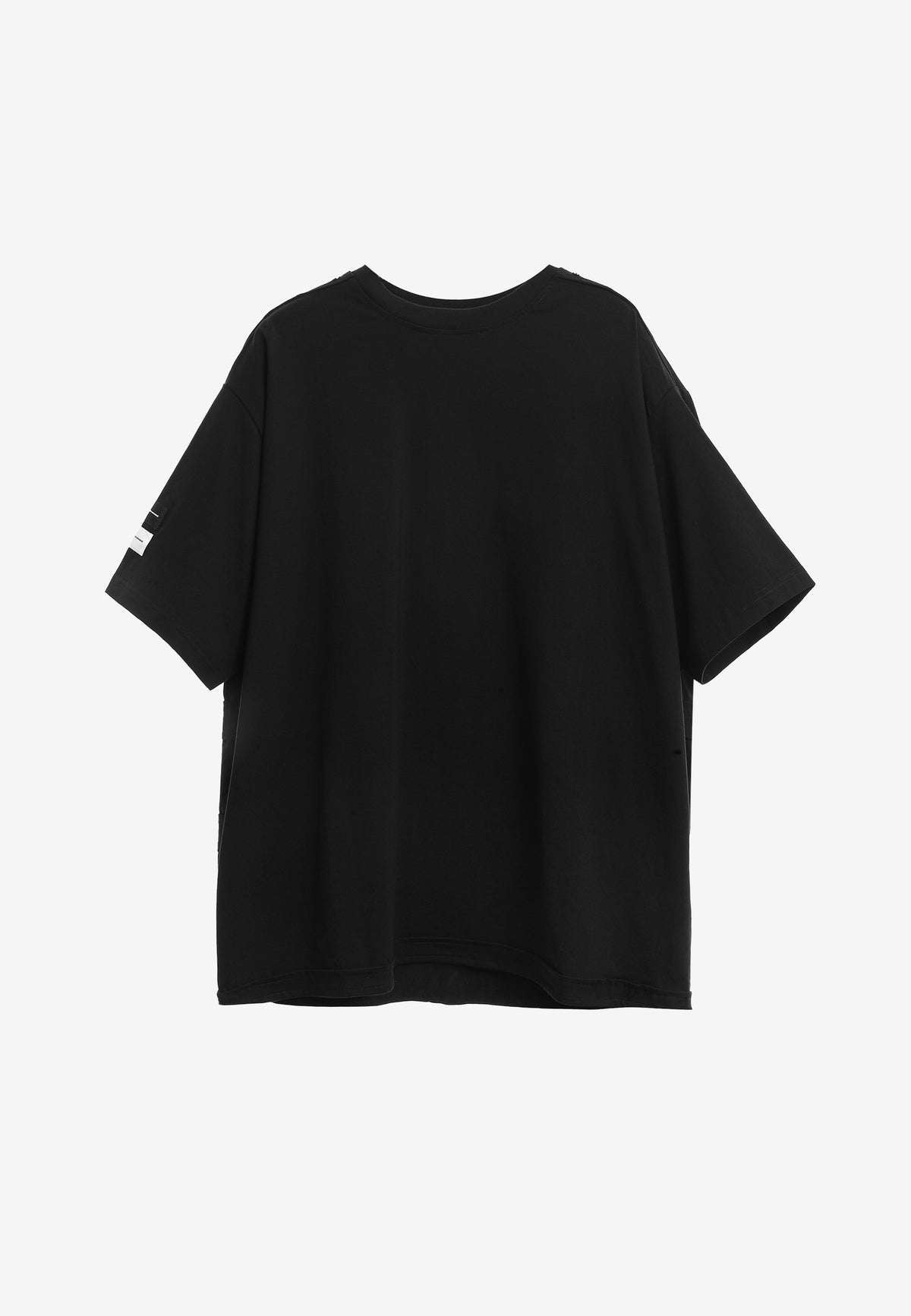 Camiseta de corte relajado con diseño entrelazado y tachuelas en los hombros | MWM [PS_COLORS:BLACK]