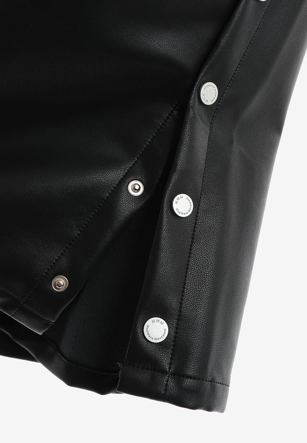 Pantalón de pierna ancha efecto piel con botones metálicos laterales | MWM [PS_COLORS:BLACK]