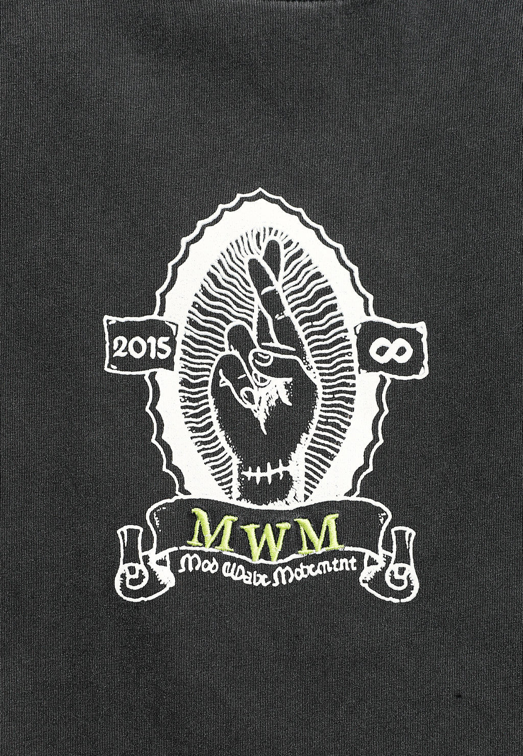 Camiseta de corte regular lavada con logo infinito y cruz bordada | MWM [PS_COLORS:BLACK]
