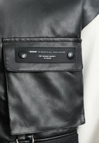 Chaqueta Iconic Logos efecto piel colorblock con cuello alto y cuatro bolsillos | MWM [PS_COLORS:BLACK]