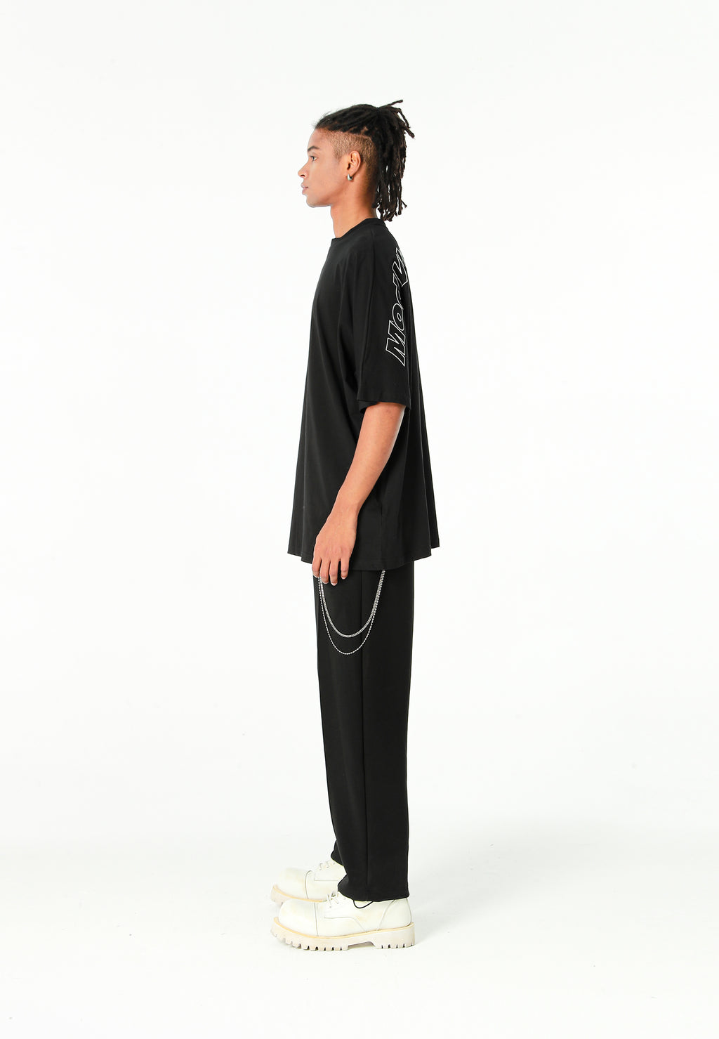 Camiseta oversize Iconic Logo con bordado Mod Wave Movement en hombros y espalda | MWM [PS_COLORS:BLACK]