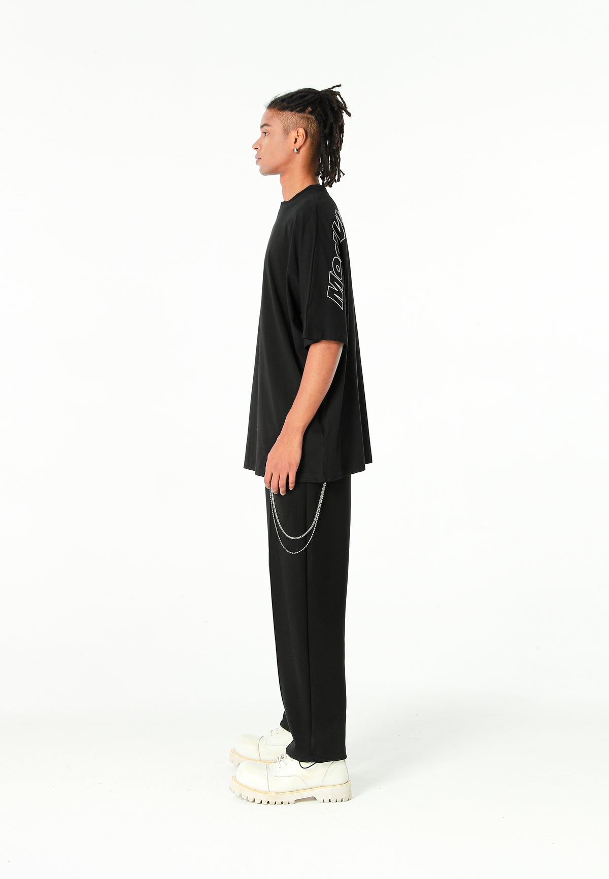 Camiseta oversize Iconic Logo con bordado Mod Wave Movement en hombros y espalda | MWM [PS_COLORS:BLACK]