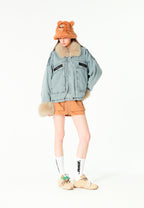 Chaqueta vaquera de mujer TEDDY con cuello y puños de pelo y parche Teddy en la espalda | MWM [PS_COLORS:DENIM]