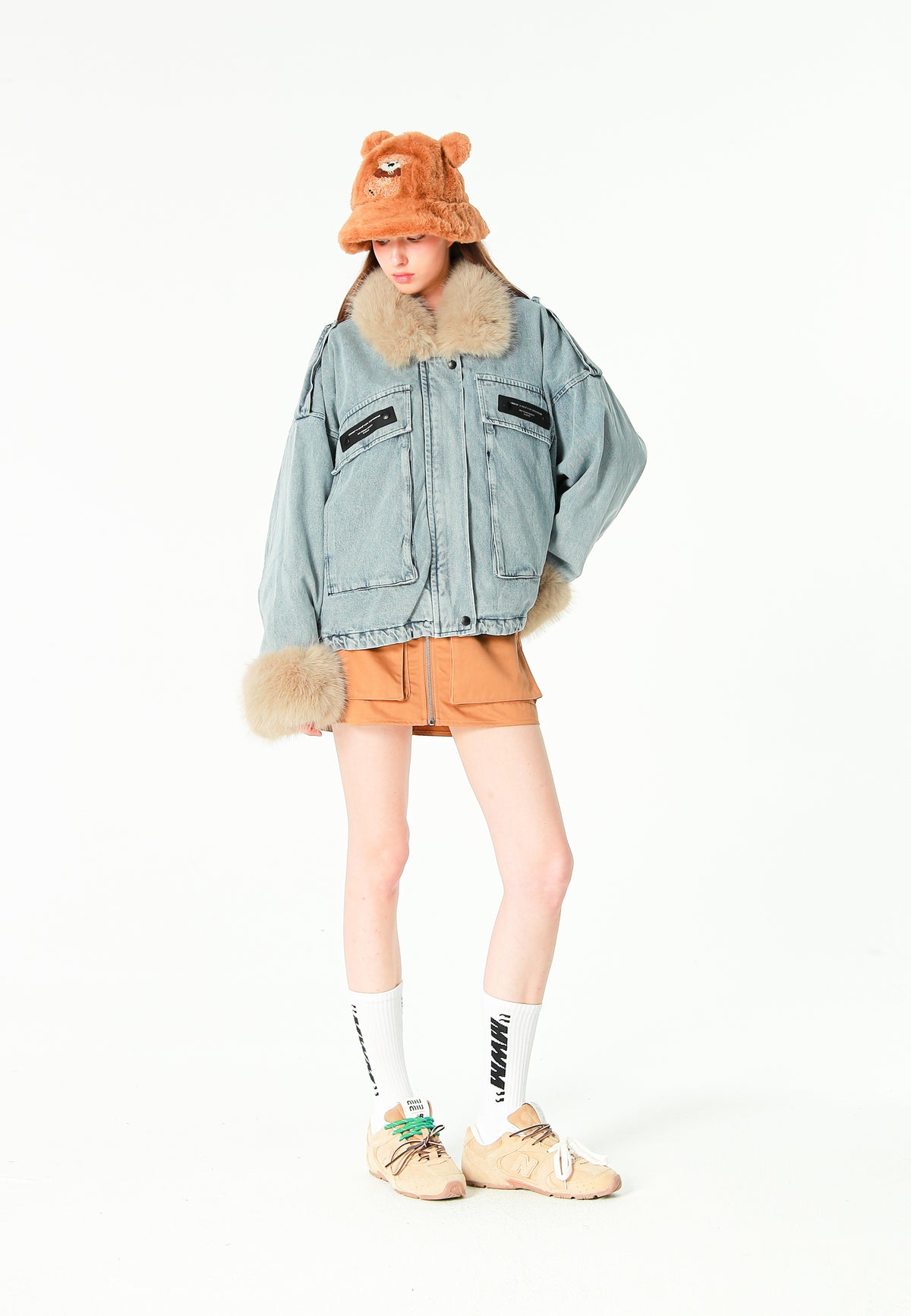 Chaqueta vaquera de mujer TEDDY con cuello y puños de pelo y parche Teddy en la espalda | MWM [PS_COLORS:DENIM]