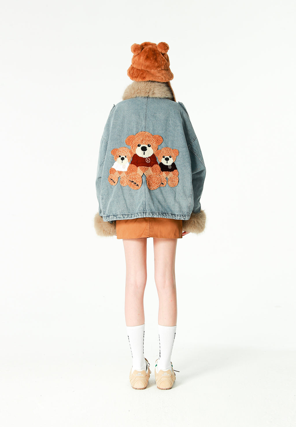 Chaqueta vaquera de mujer TEDDY con cuello y puños de pelo y parche Teddy en la espalda | MWM [PS_COLORS:DENIM]