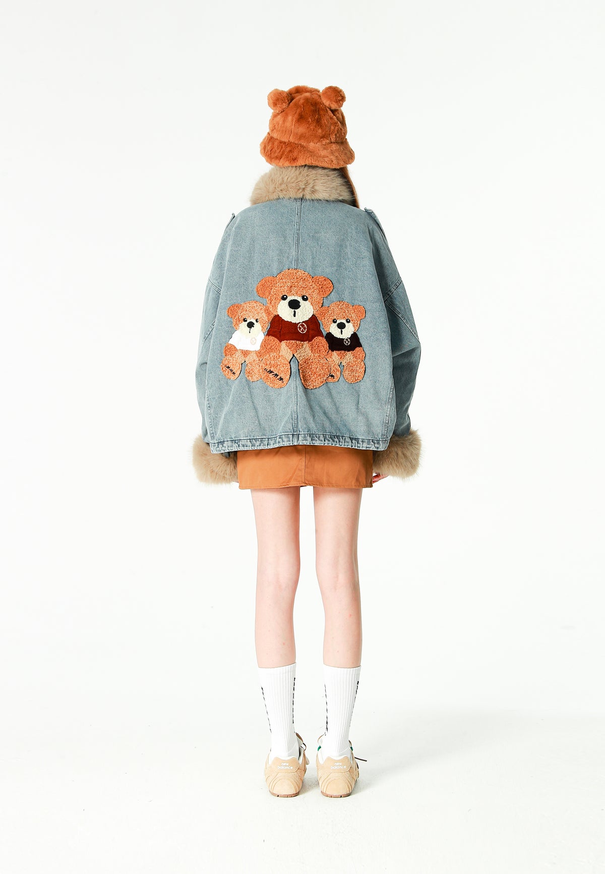 Chaqueta vaquera de mujer TEDDY con cuello y puños de pelo y parche Teddy en la espalda | MWM [PS_COLORS:DENIM]
