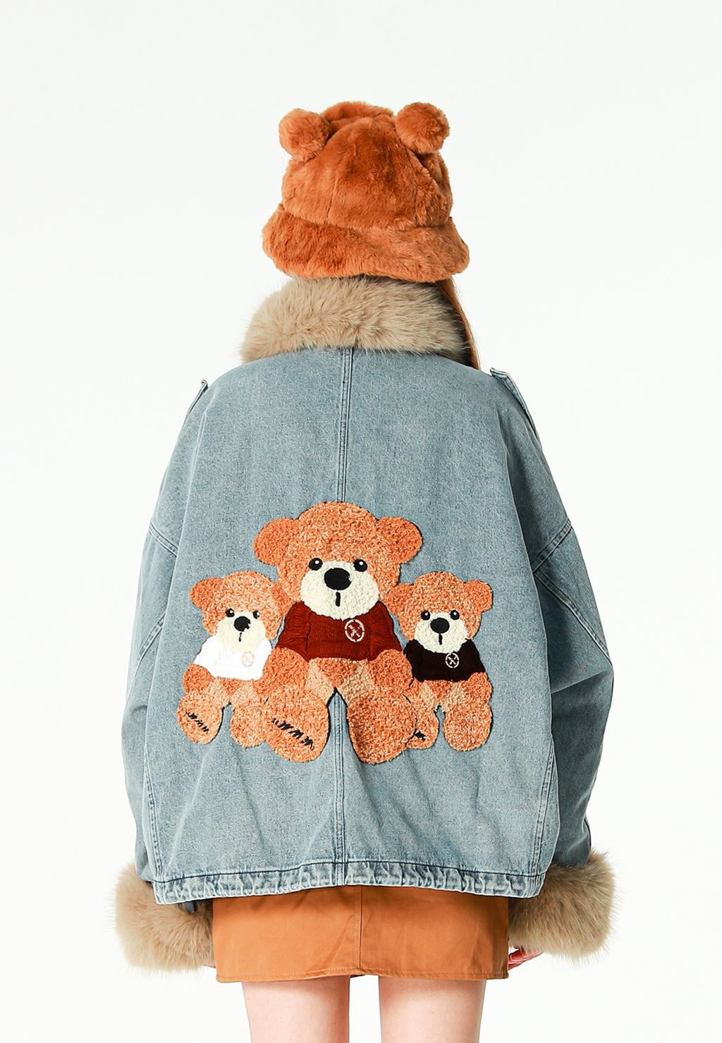 Chaqueta vaquera de mujer TEDDY con cuello y puños de pelo y parche Teddy en la espalda | MWM [PS_COLORS:DENIM]