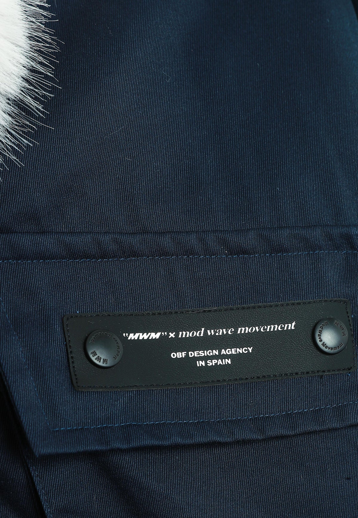 Chaqueta de mujer TEDDY de canvas con cuello y puños de pelo y parche Teddy en la espalda | MWM [PS_COLORS:NAVY]
