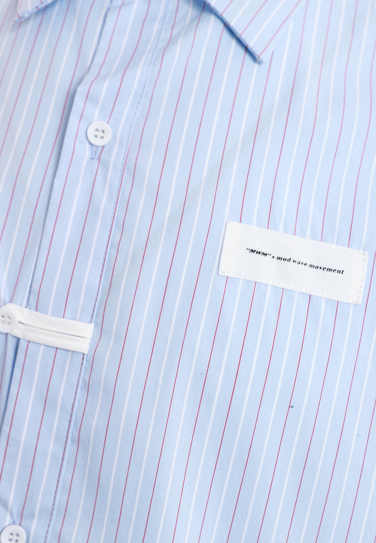 Camisa TEDDY corta con bolsillos laterales, cierre chino y parche Teddy en la espalda | MWM [PS_COLORS:BLUE]