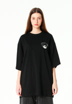 Camiseta TEDDY Mike Bag de corte regular con print en pecho y espalda | MWM [PS_COLORS:BLACK]