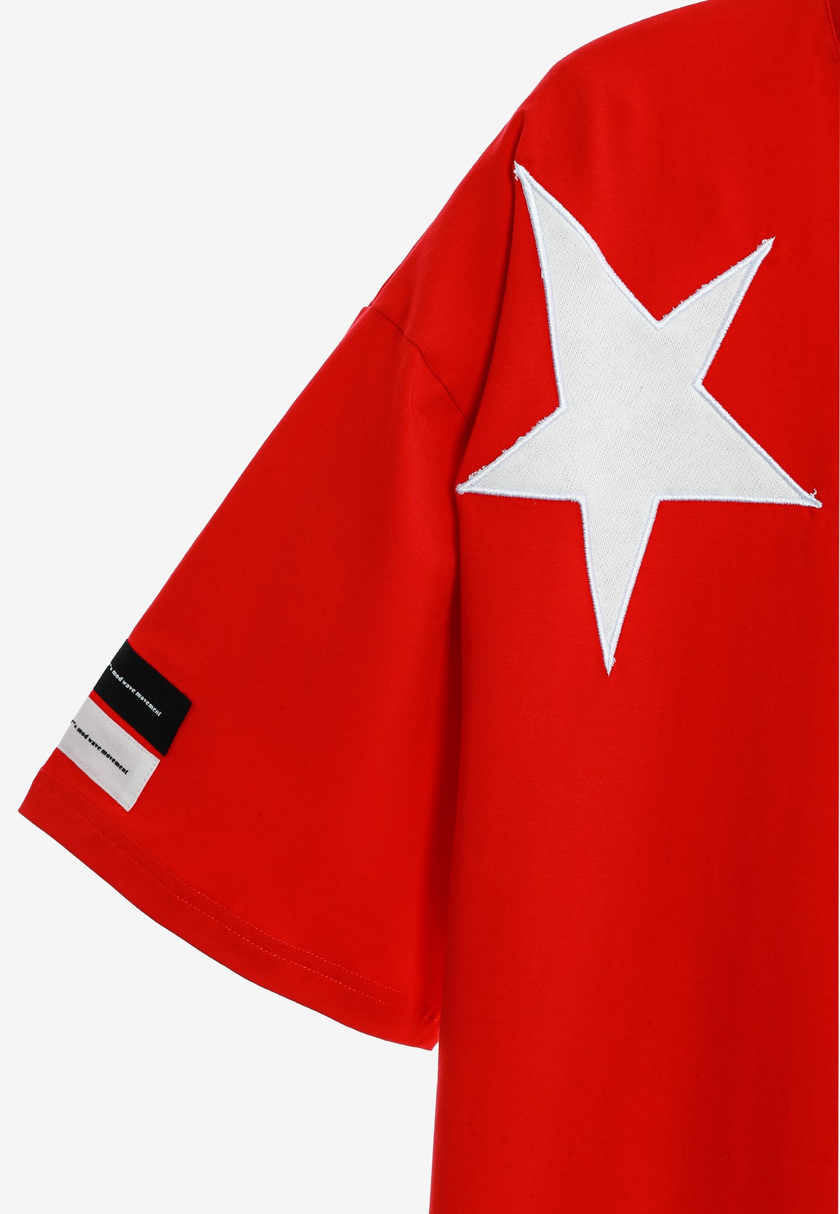 Camiseta Wings de corte relajado con estrellas frontales y doble parche de alas en la espalda | MWM [PS_COLORS:RED]