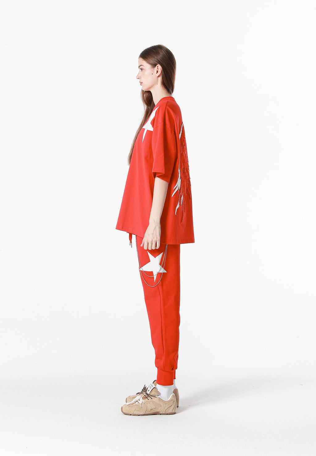 Camiseta Wings de corte relajado con estrellas frontales y doble parche de alas en la espalda | MWM [PS_COLORS:RED]