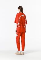 Camiseta Wings de corte relajado con estrellas frontales y doble parche de alas en la espalda | MWM [PS_COLORS:RED]