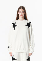Sudadera Wings de corte relajado con estrellas frontales y doble parche de alas en la espalda | MWM [PS_COLORS:WHITE]