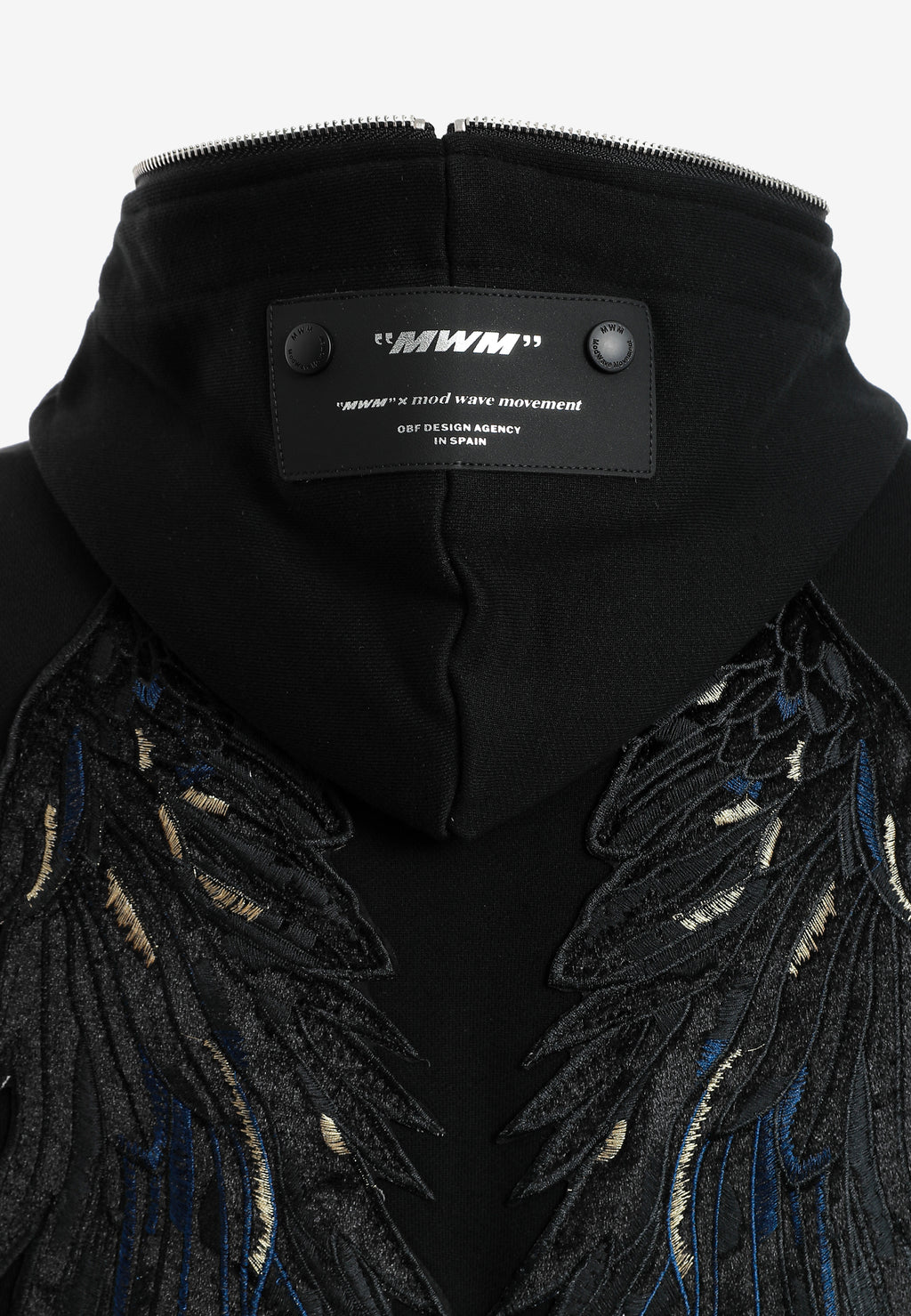 Sudadera con capucha de niño Wings de corte relajado con estrellas frontales y alas en la espalda | MWM [PS_COLORS:UNASSIGNED]