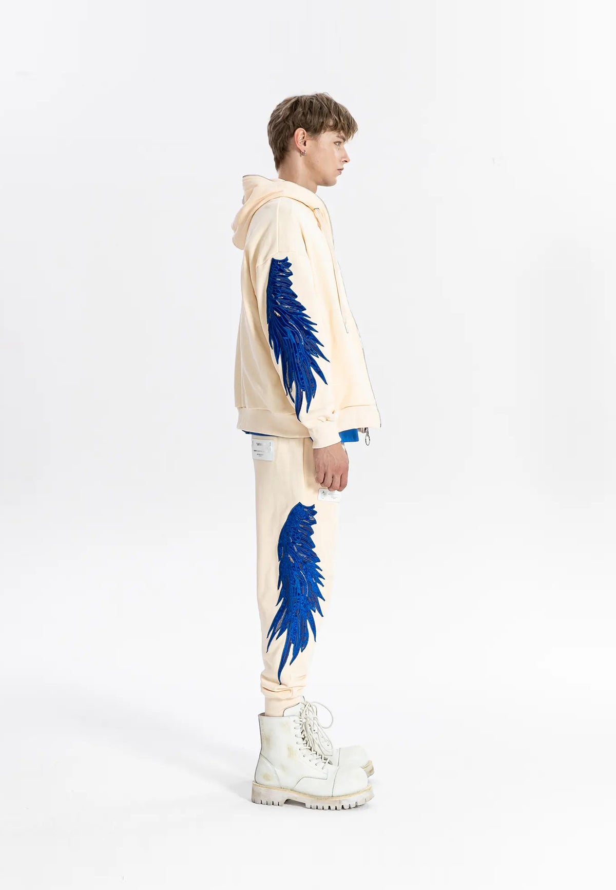 Sudadera con capucha de alas bordadas | MWM