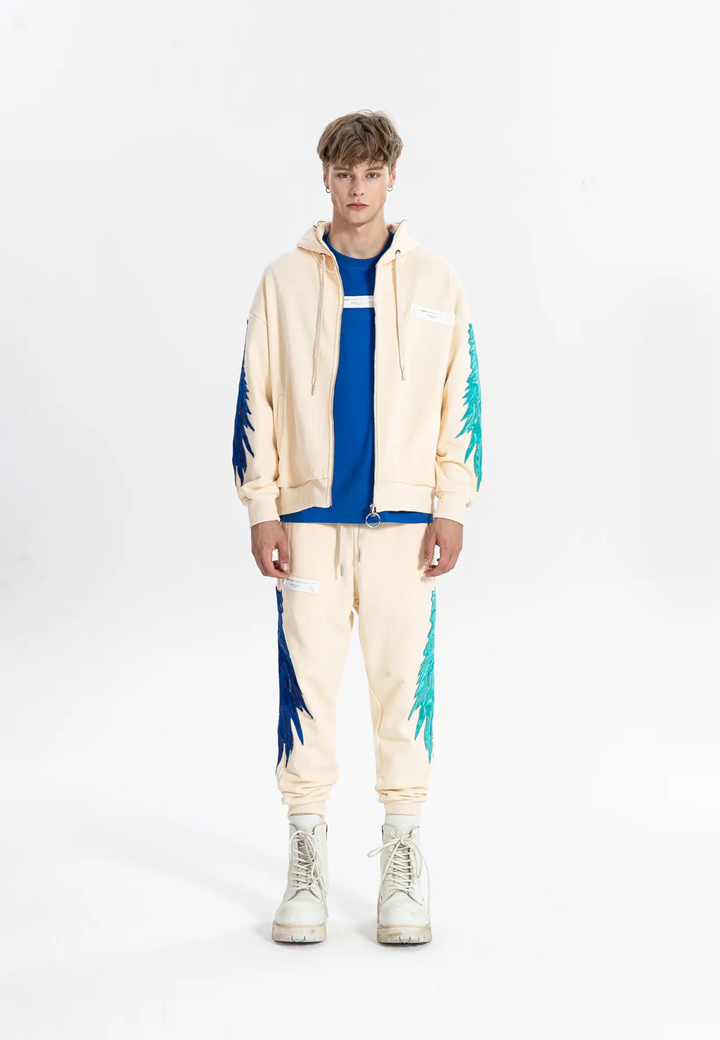 Sudadera con capucha de alas bordadas | MWM