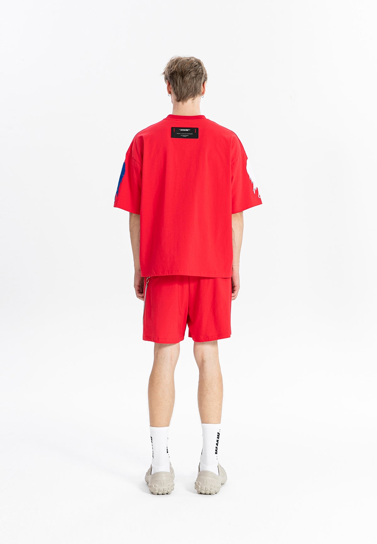 Camiseta con alas bordadas | MWM