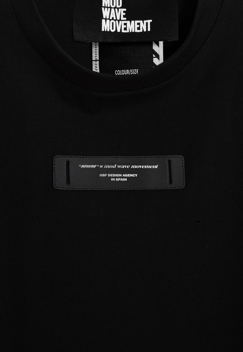 Camiseta con alas bordadas | MWM