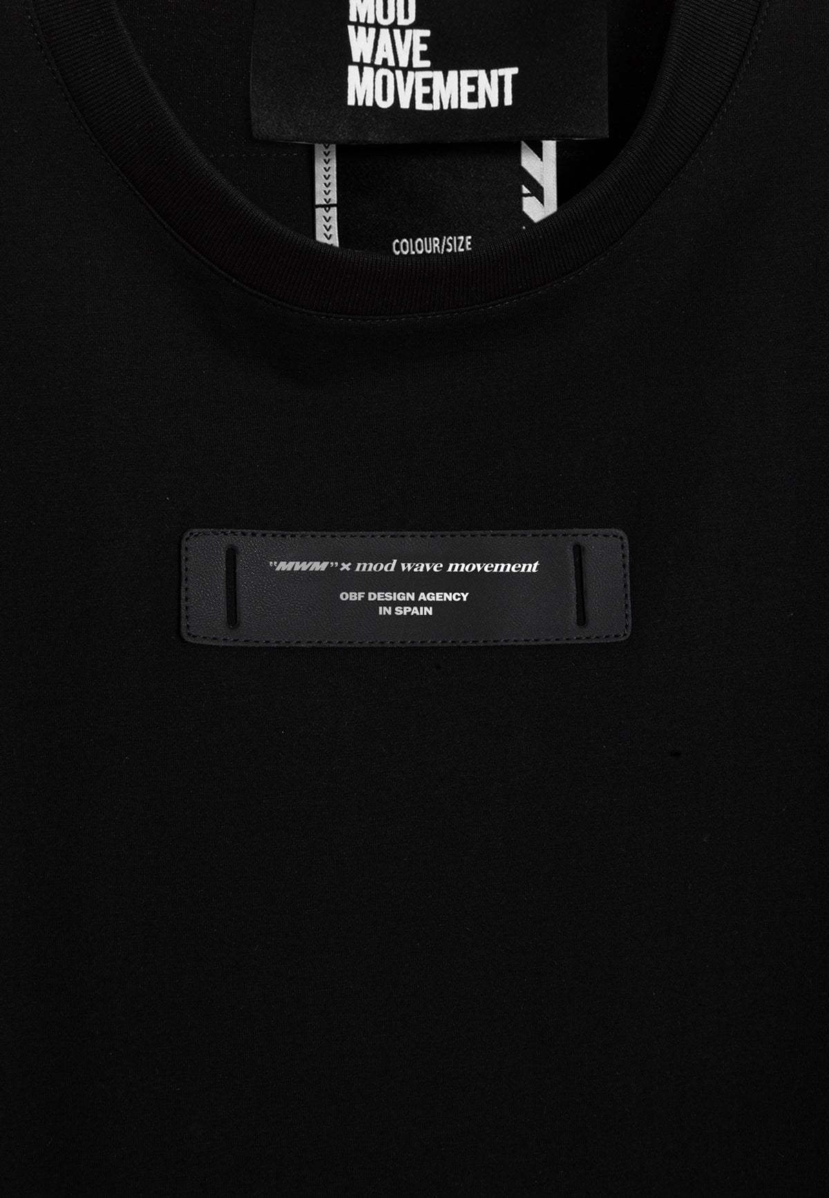 Camiseta con alas bordadas | MWM