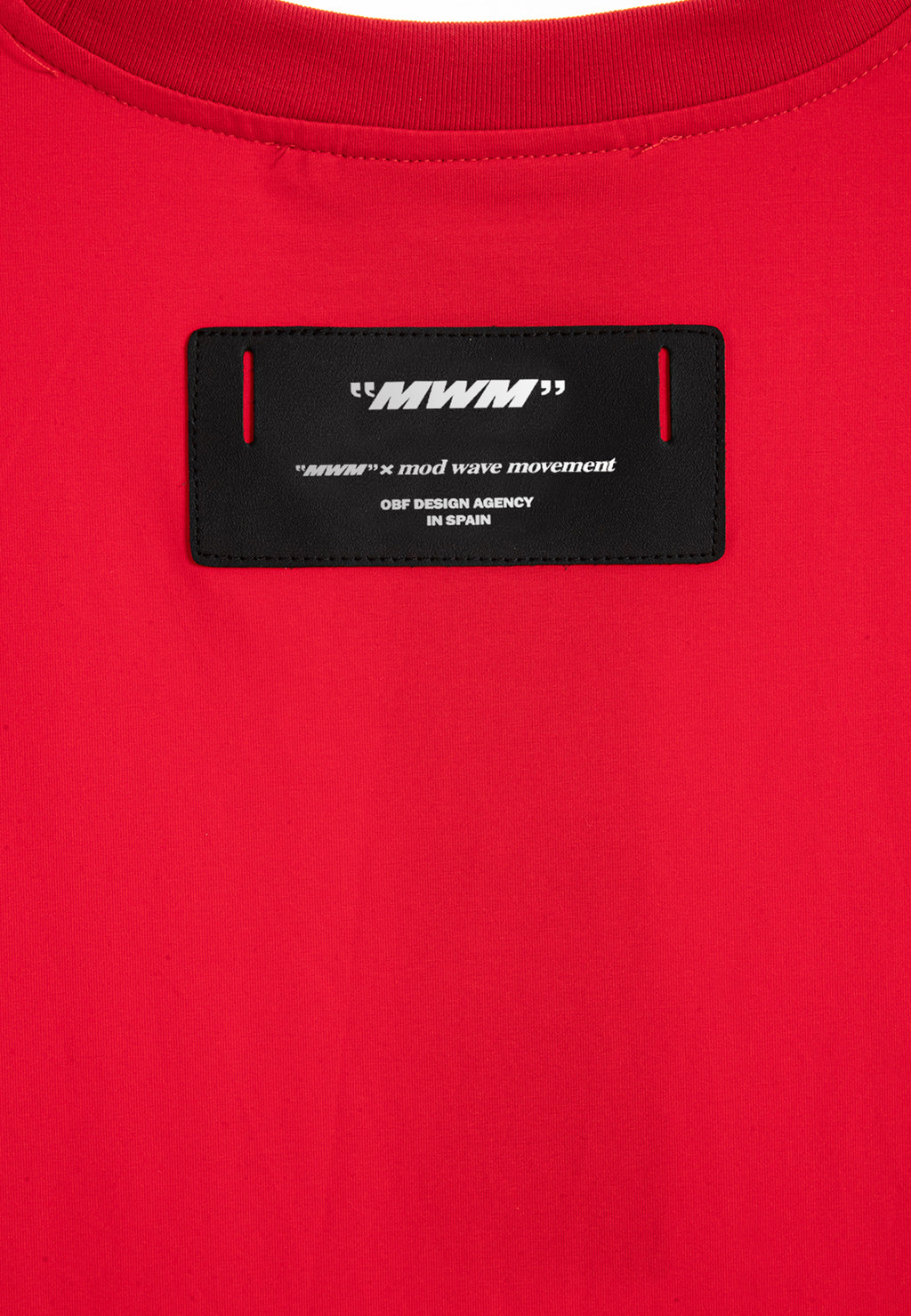 Camiseta con alas bordadas | MWM