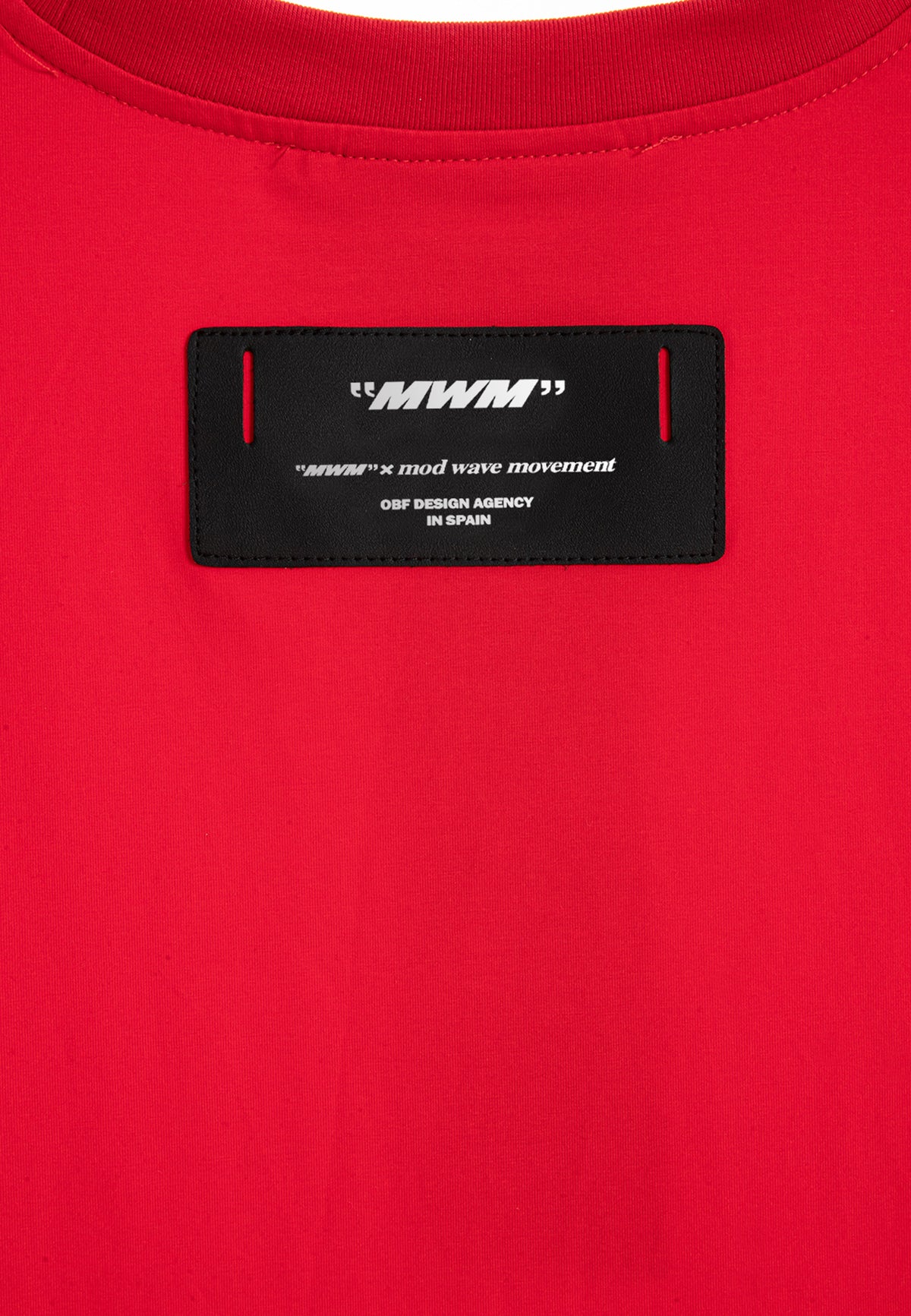 Camiseta con alas bordadas | MWM