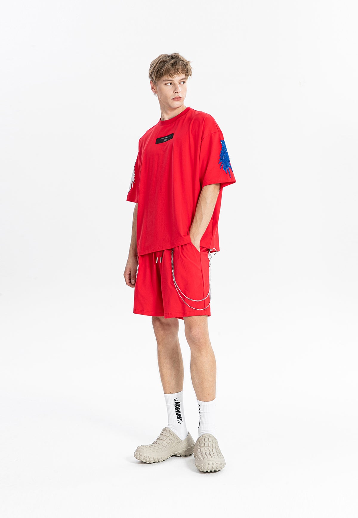 Camiseta con alas bordadas | MWM