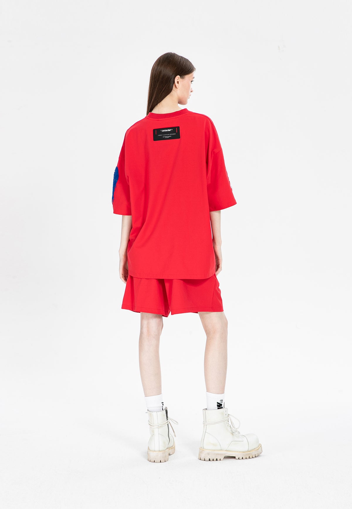 Camiseta con alas bordadas | MWM
