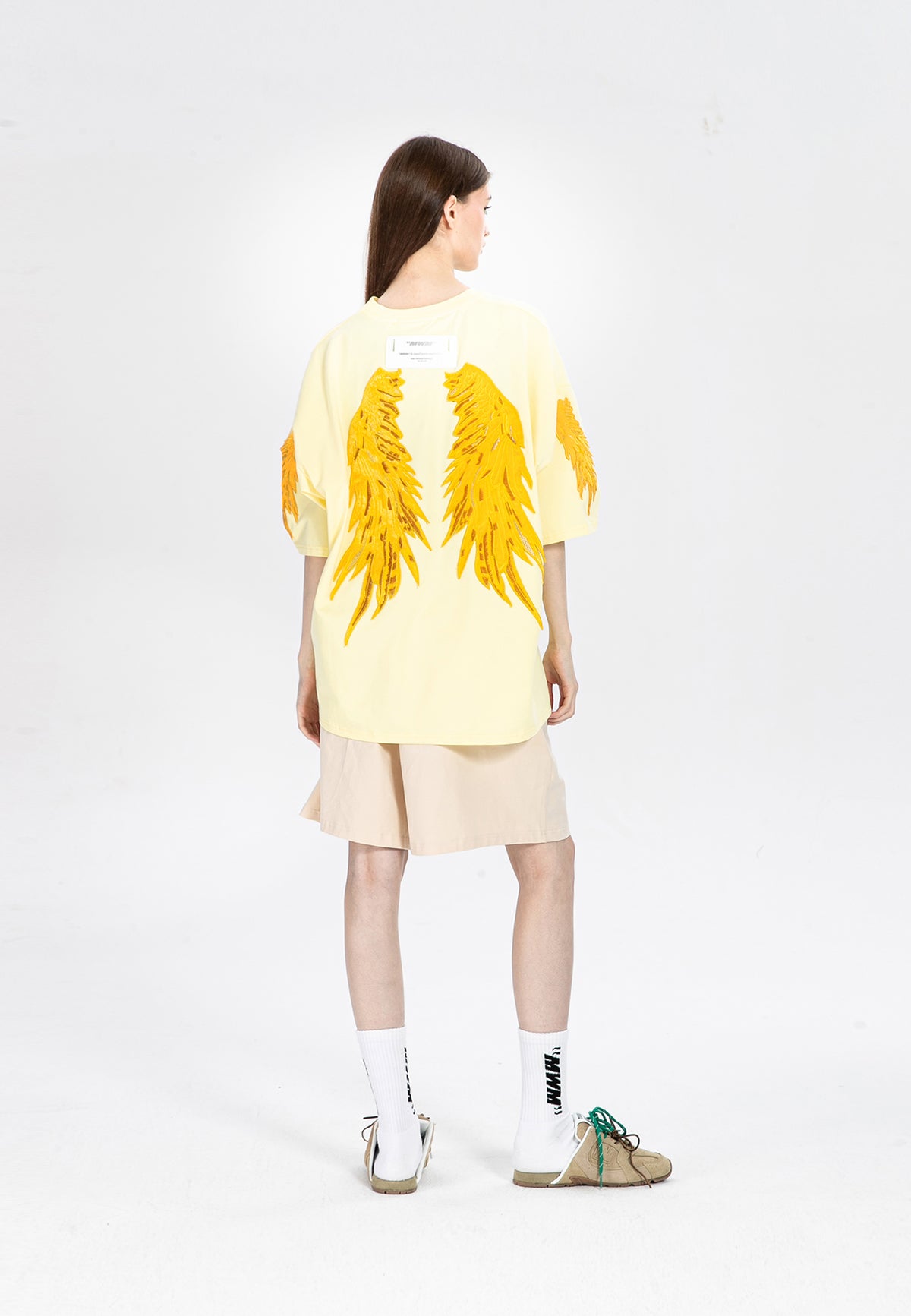 Camiseta de alas bordadas | MWM
