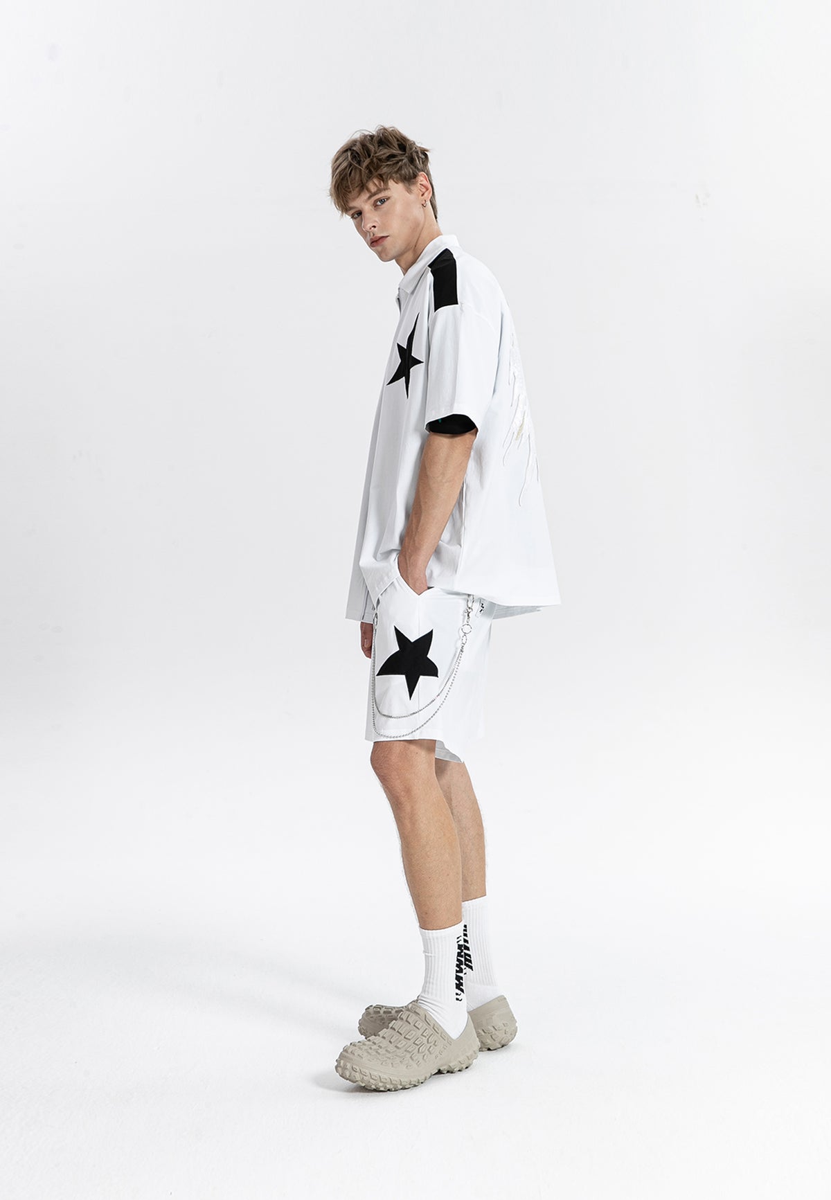 Chaqueta con estrellas y alas bordadas | MWM