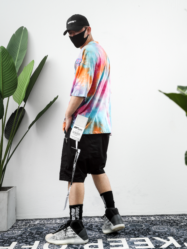CARGO SHORTS WITH ZIPPERS