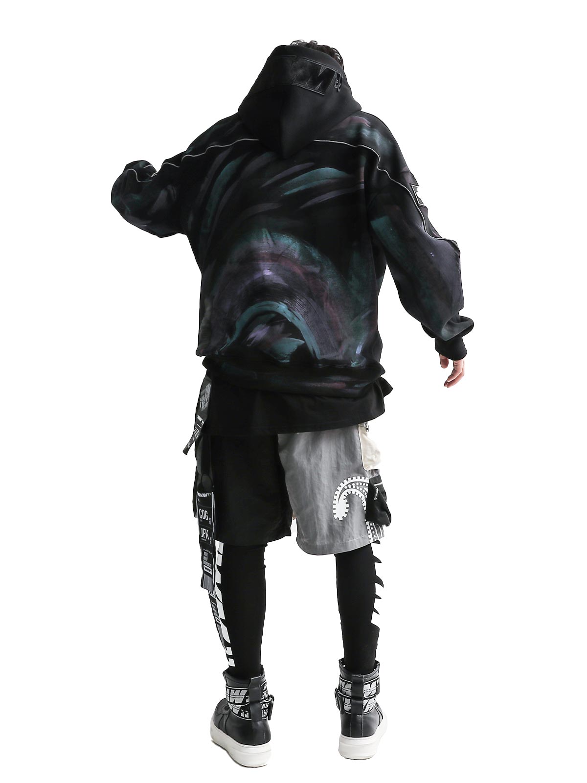 MULTI-POCKET SHORTS