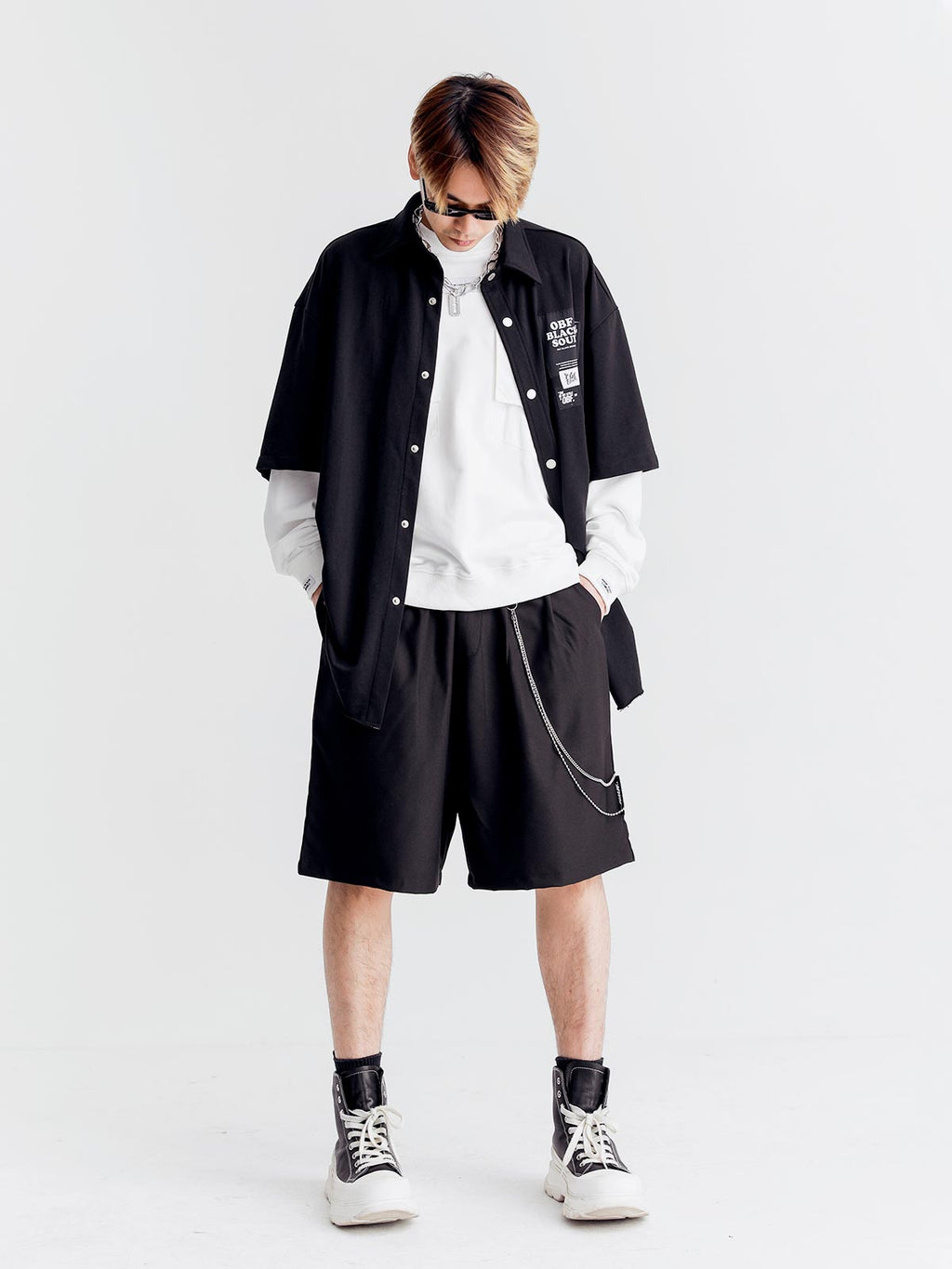 BERMUDA SHORTS WITH CHAIN MWM