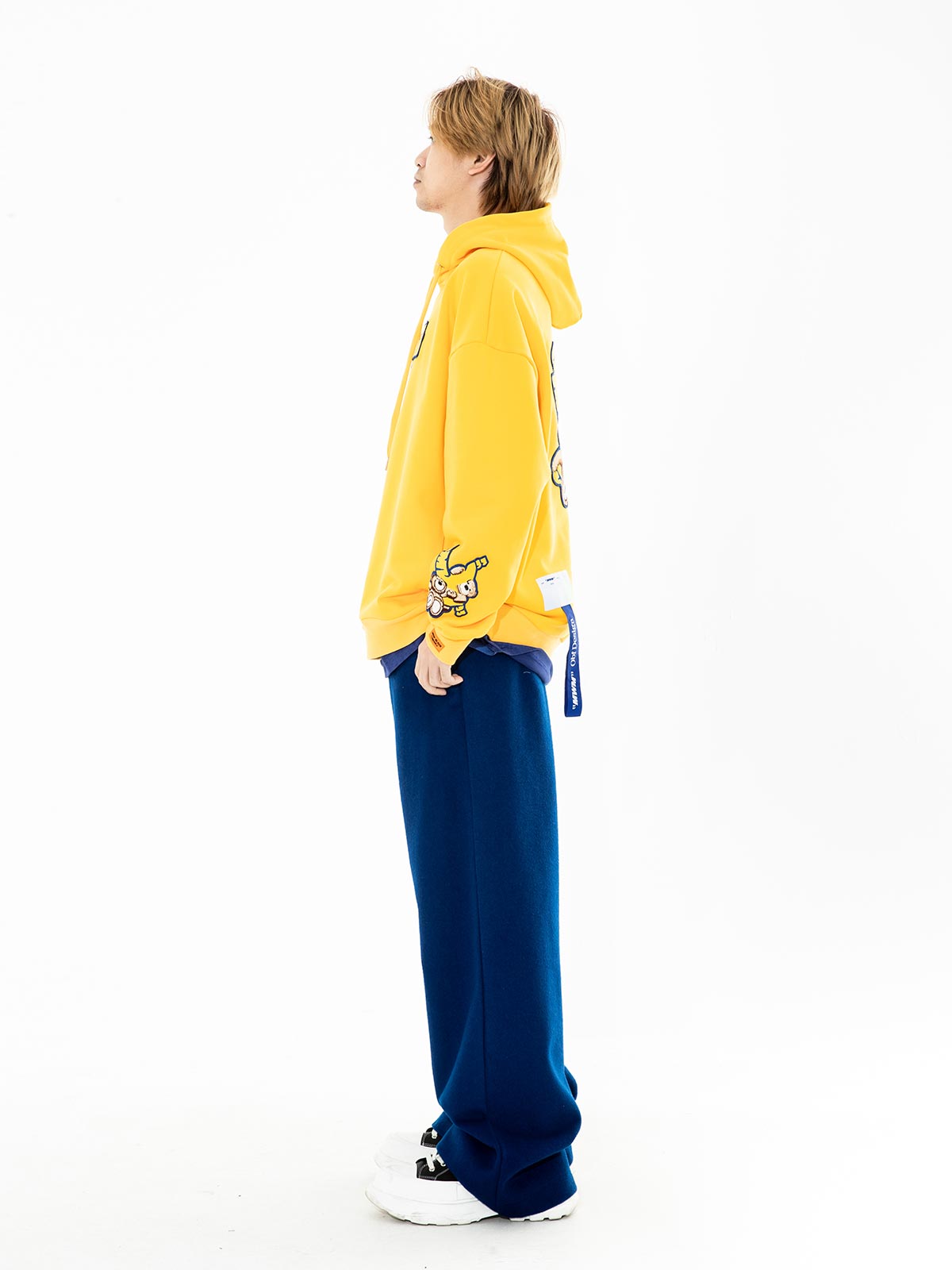 LOOSE TROUSERS