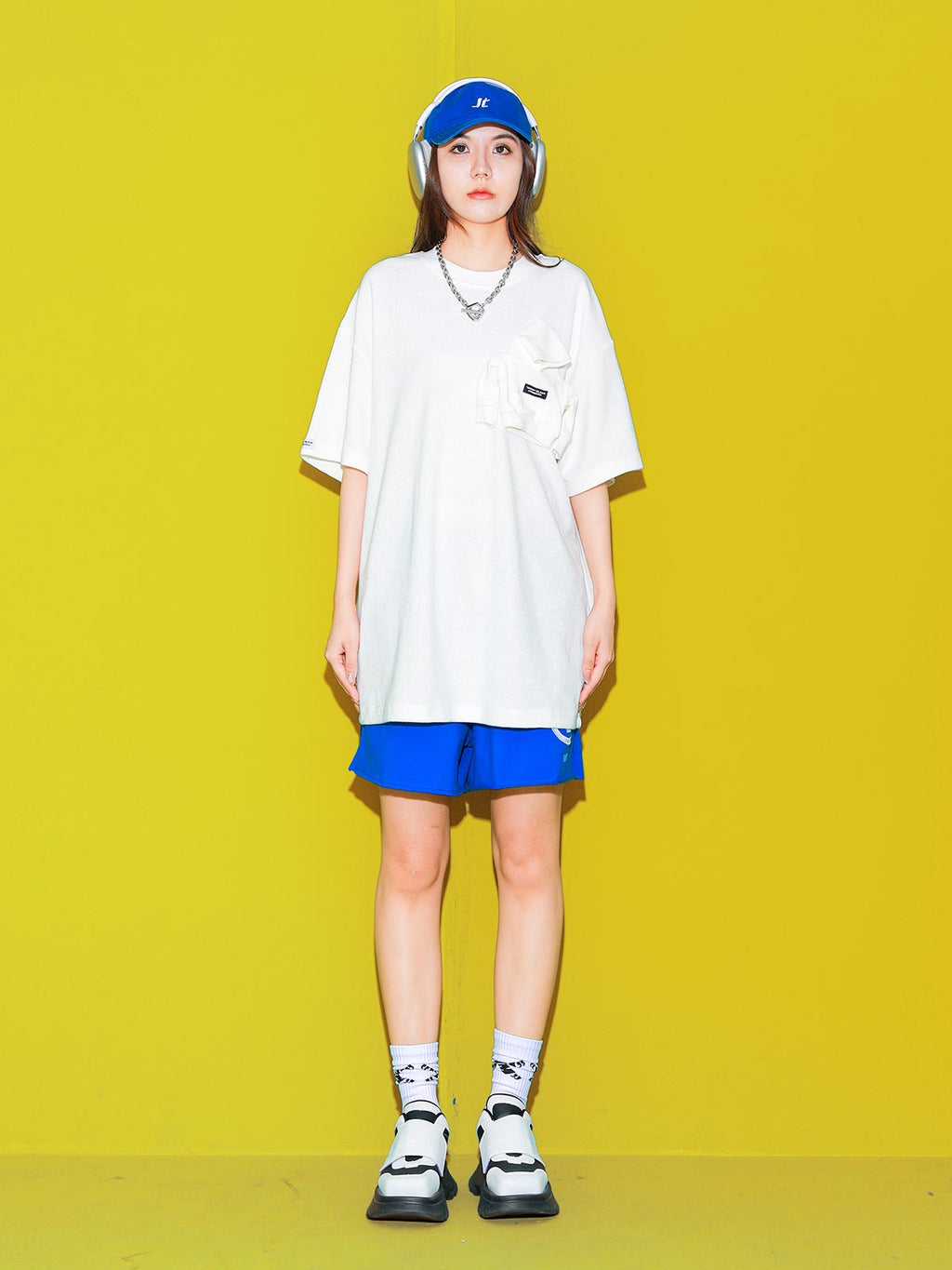 CAMISETA CON MINIATURA