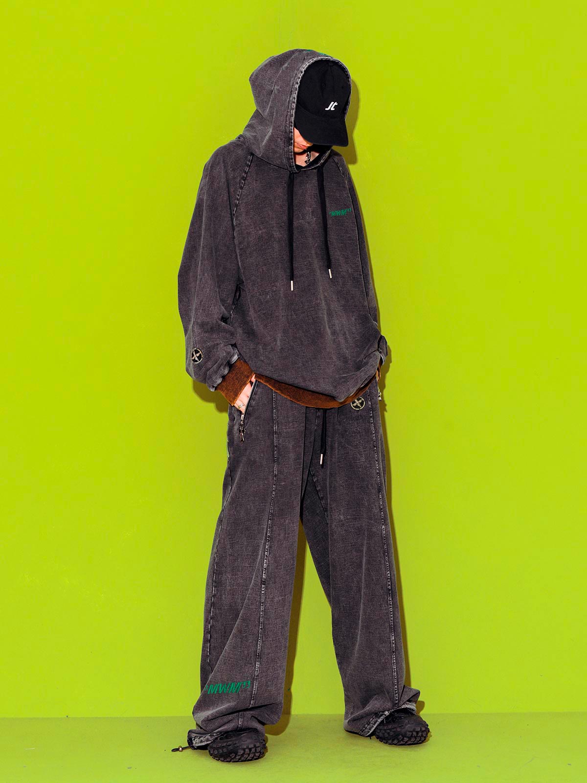 SUDADERA ALAS CON CAPUCHA