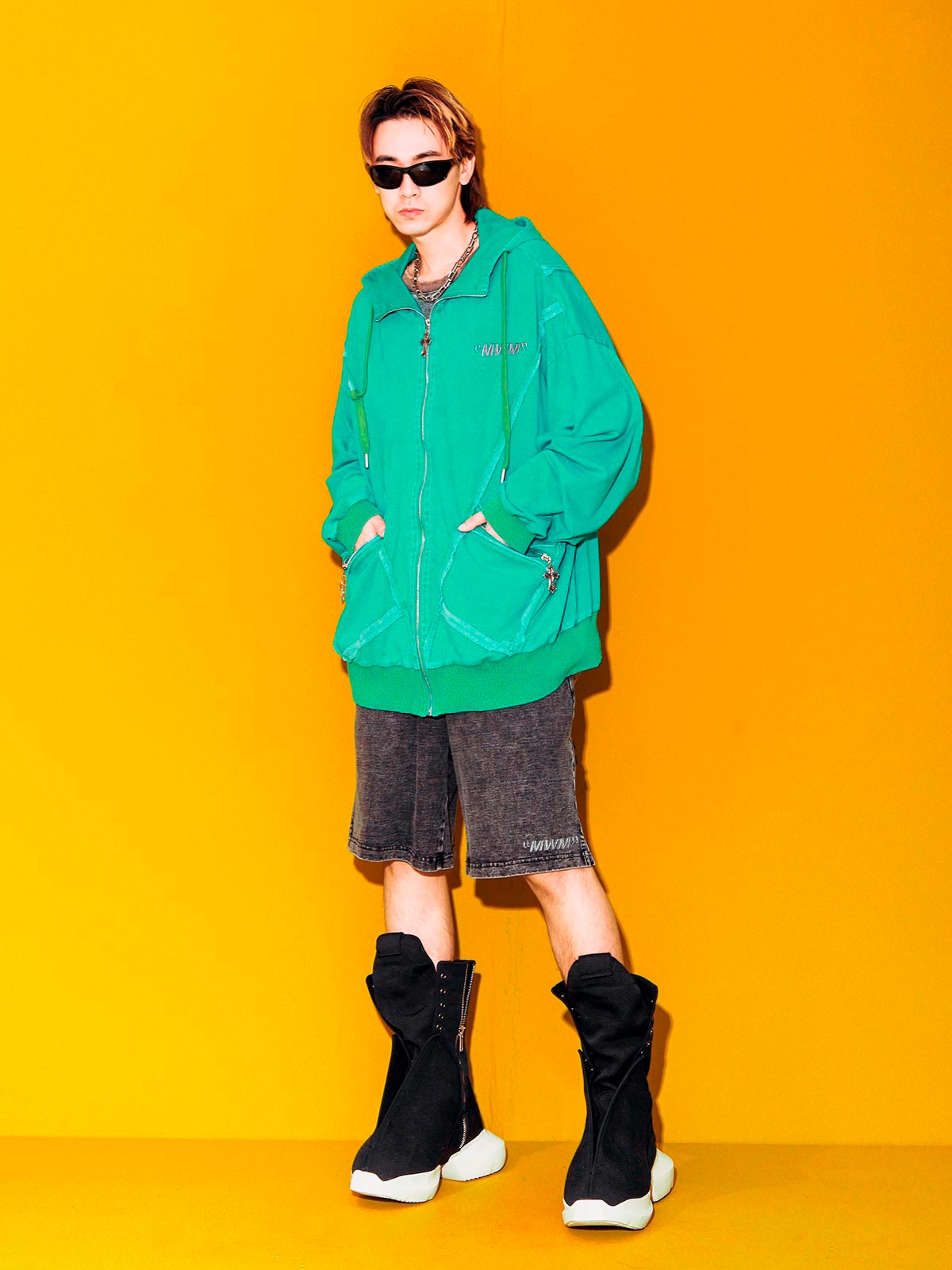 SUDADERA ALAS CON CAPUCHA